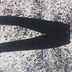 American eagle skinny jeans with ripped knees